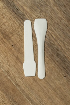 Paper White Flat Spoon 9cm (12 bags of 50)